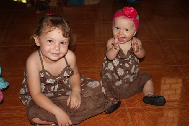 matching dresses, making pilau with rocks, evy and martin 001.jpgedit