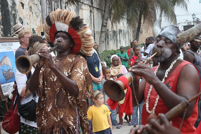 sauti za busara, storm, kids with water 012.jpgedit