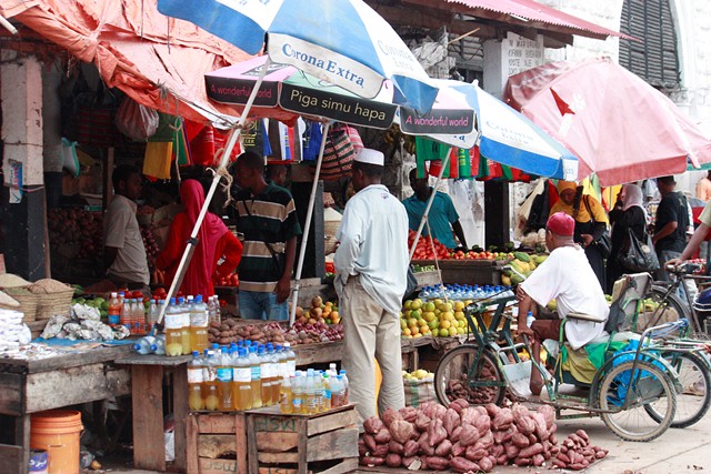 market, mbweni beach fam pics 001.jpgedit